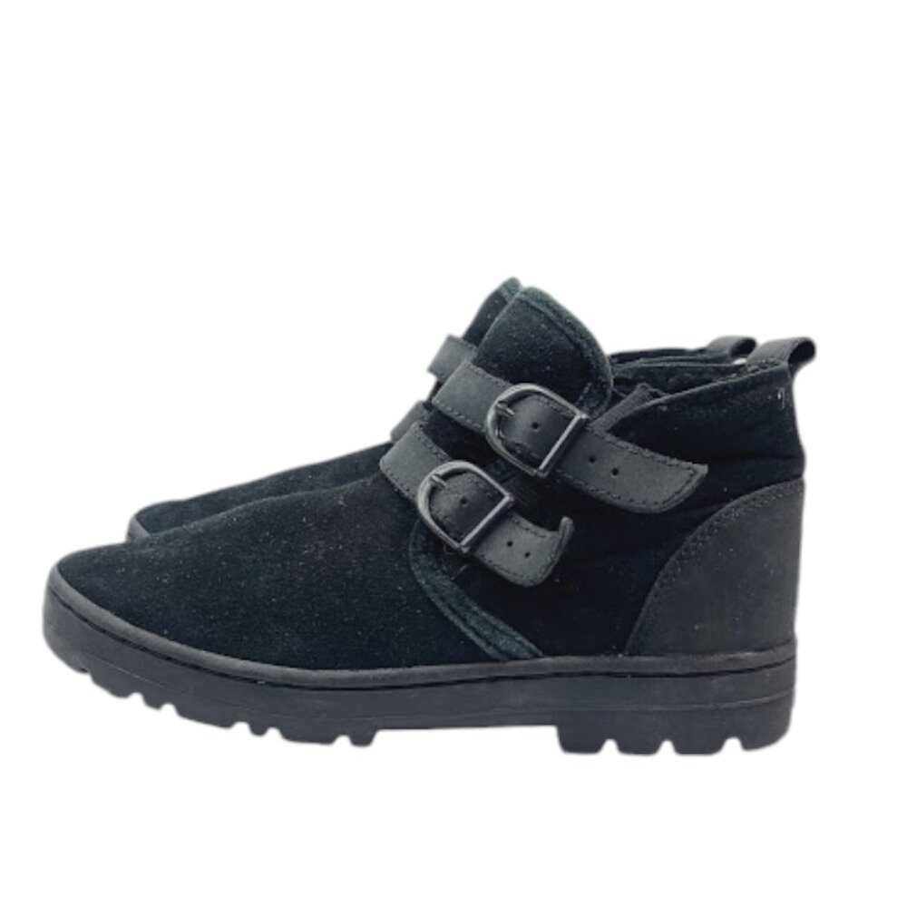 UGG Women's Black Sheepskin Buckle Outdoor Winter Anke Snow‎ Boots Size 9